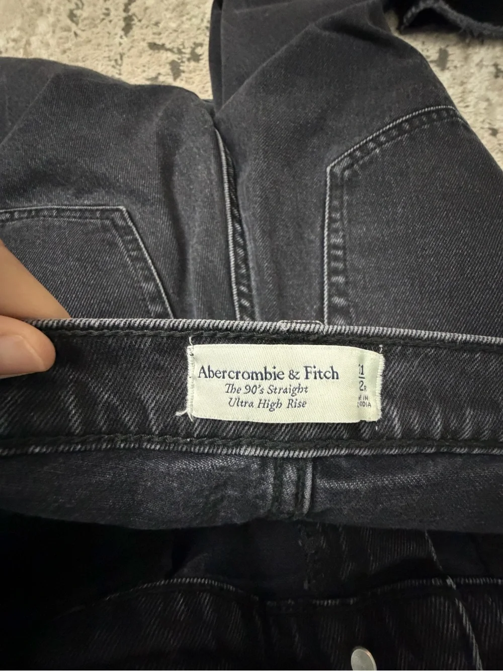 Abercrombie The 90s Straight Ultra High Rise Size 12 Regular